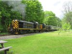 D&H Alcos 4103 and 4118 making some smoke